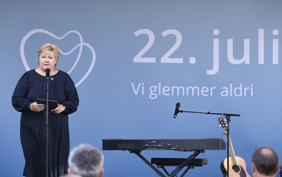 Tiden leger dessverre ikke alle sår, sa statsminister Erna Solberg da hun talte på minnemarkeringen på morgenen 22. juli.
 Foto: Geir Olsen / NTB