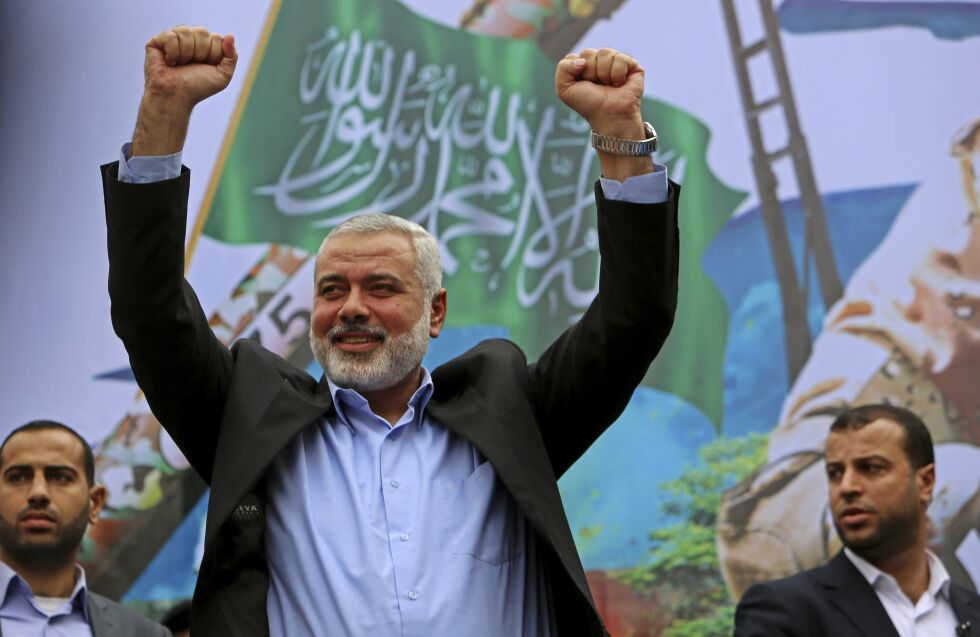 Hamas-leder Ismail Haniyeh er mer populær som presidentkandidat blant palestinerne, enn Mahmoud Abbas, ifølge meningsmåling. Foto: AP / NTB Scanpix