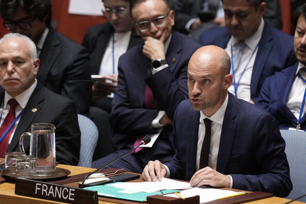 Frankrike og USA har utarbeidet et forslag om 21 dager med våpenhvile i Libanon for å tilrettelegge for forhandlinger mellom Israel og Hizbollah, sa Frankrikes utenriksminister Jean-Noël Barrot til FNs sikkerhetsråd onsdag.
 Foto: Seth Wenig / AP / NTB