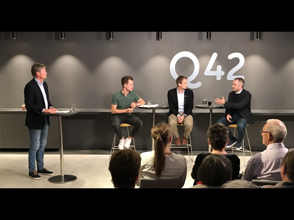 Fra venstre debattleder Vidar Udjus, Kai Steffen Østensen (AP), Kjell Ingolf Ropstad (KrF) og Bjarte Ystebø.
 Foto: Norunn Hågan Wlavick