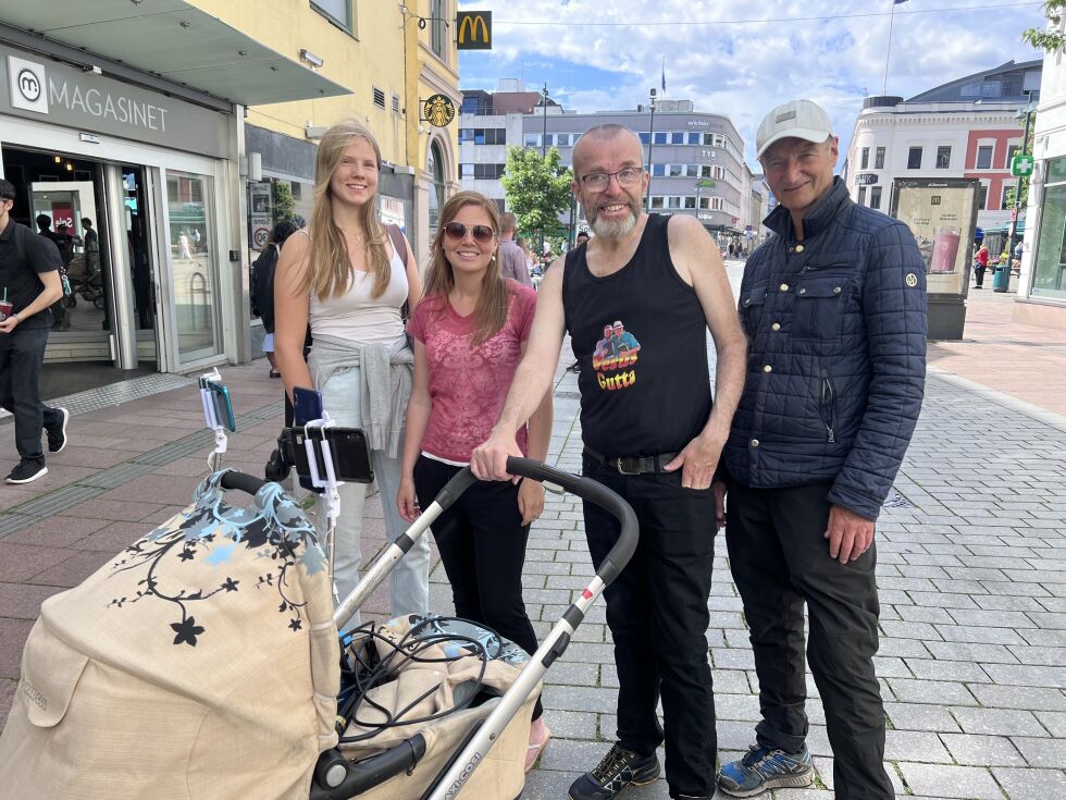 Herlig dag i Drammen der evangeliet har blitt forkynt 
Tine Næss, Elin Therese Slotten,  Levi Jensen og Jan Olav Breen.
 Foto: Privat