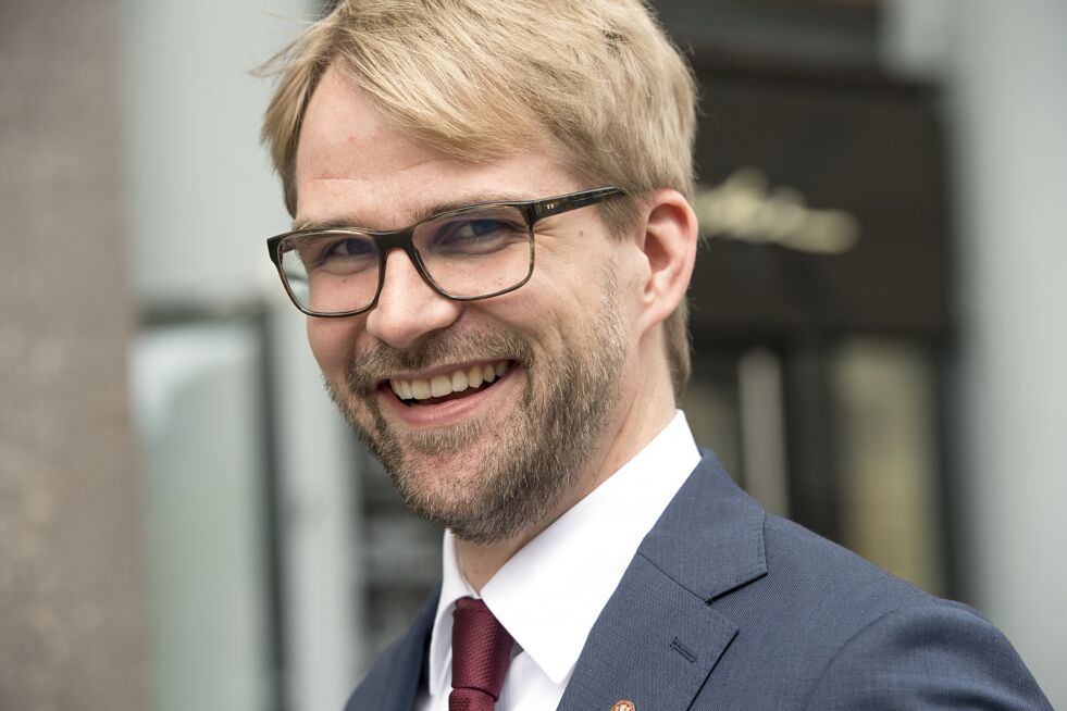 – Vi vet at antisemittismen øker. Jøde er et vanlig skjellsord i Norge, og byrådet ønsker aktivt å motarbeide antisemittiske holdninger i Bergen. Mennesker i Bergen skal ikke måtte møtes i skjul, av frykt for antisemittisme og diskriminering, sa byrådsleder Roger Valhammer i onsdagens bystyre.
 Foto: Marit Hommedal/NTB Scanpix