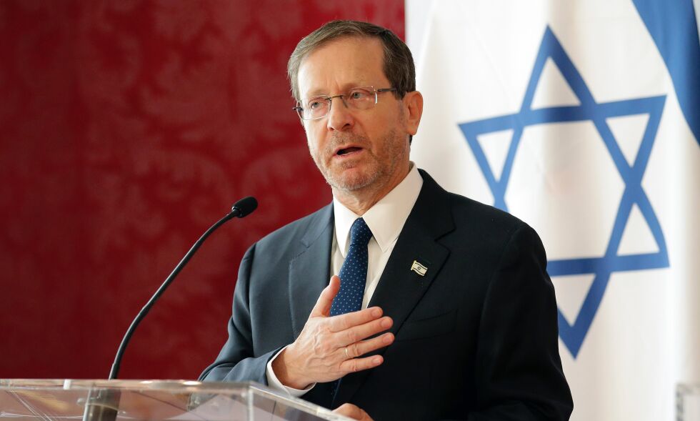 Israels president Isaac Herzog sendte denne uken en hilsen til jøder over hele verden som er preget av den spente situasjonen i Israel akkurat nå.
 Foto: Heinz-Peter Bader/AP/NTB