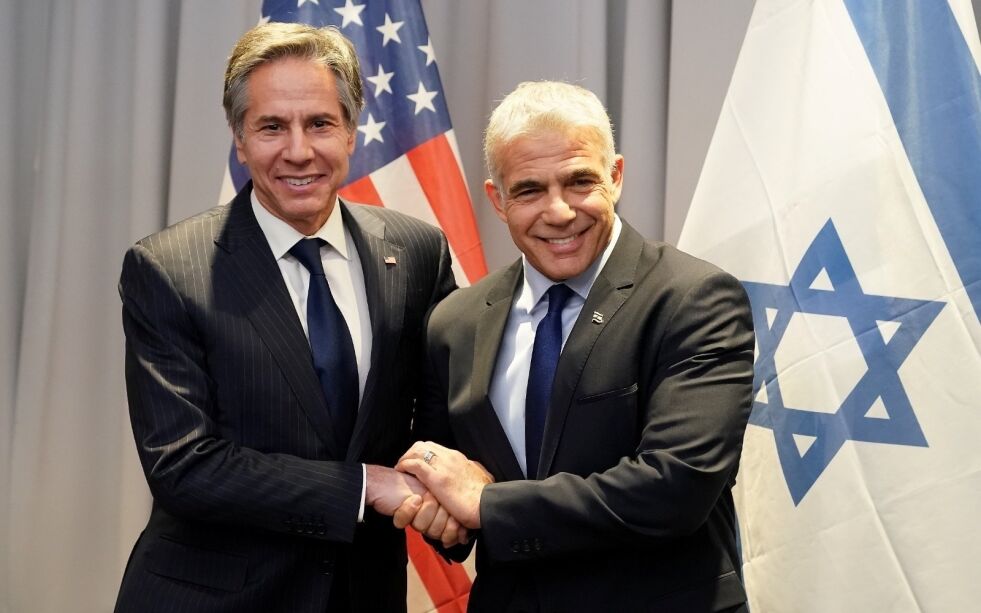 Israels utenriksminister Yair Lapid holdt et møte med USAs utenriksminister Antony Blinken i Latvia mandag angående situasjonen i Ukraina.
Foto: Edits Palens/TPS