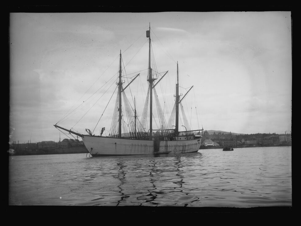 Polarskipet Maud ca 1917-1918.
 Foto: Nasjonalbiblioteket/Offentlig eiendom