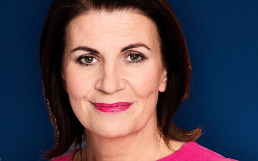 FRITTALENDE JOURNALIST: Julia Hartley-Brewer er programleder på TV og ikke redd for å si hva hun mener.
 Foto: Skjermdump fra X/Twitter
