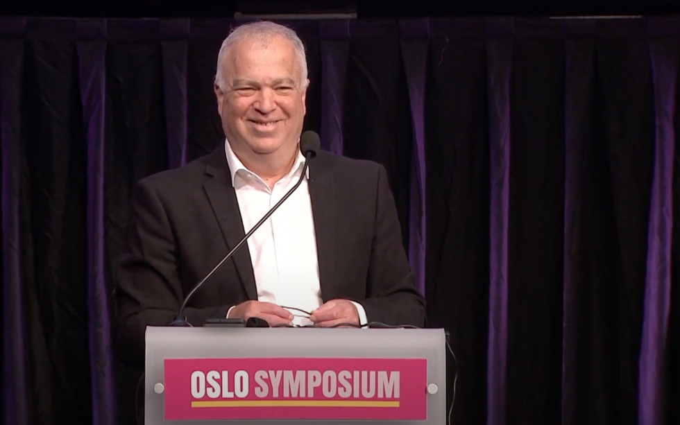 Israels ambassadør til Norge, Avi Nir-Feldklein på ICEJs Oslo Symposium 18. august.
 Foto: Skjermdump/Oslo Symposium (YouTube)