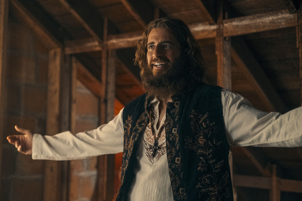FRA FILMEN JESUS REVOLUTION: Jonathan Roumie spiller Jesus i «The Chosen», og er også en av hovedrolleinnehaverne i filmen «Jesus Revolution».
 Foto: Dan Anderson