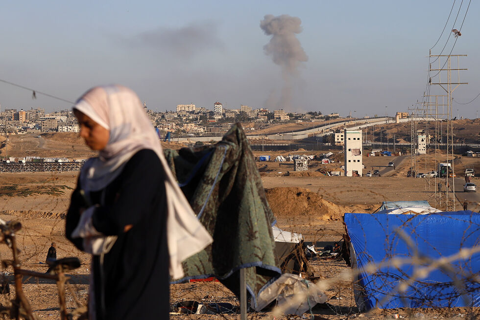 Røyk stiger opp etter israelske flyangrep mot Rafah mandag.
 Foto: Ramez Habboub / AP / NTB