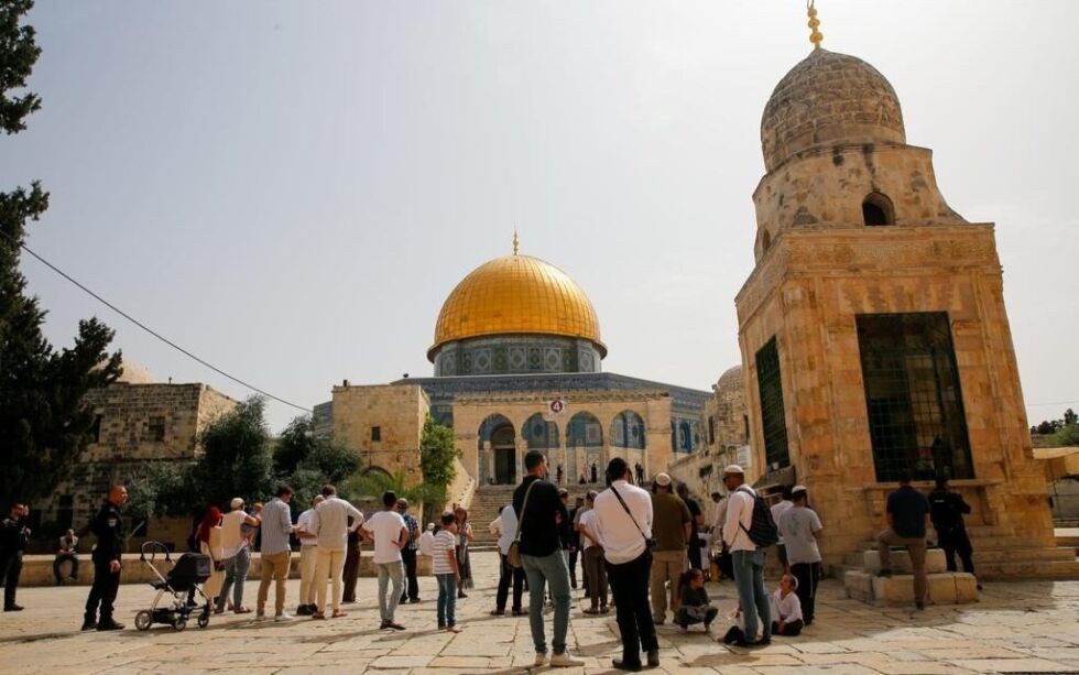 Jøder som besøker Tempelhøyden må ha eskorte fra israelsk politi i Jerusalem under Chol HaMoed Pesach, som i år ble feiret samtidig med den muslimske hellige måneden ramadan.
 Foto: Shalev Shalom/TPS