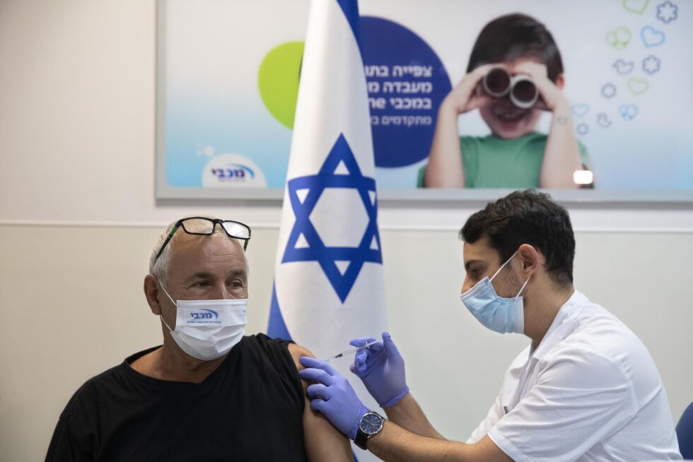 Israel er det første landet i verden som har begynt å tilby såkalte boosterdoser av Pfizer/Biontech-vaksinen.
 Foto: Sebastian Scheiner/NTB