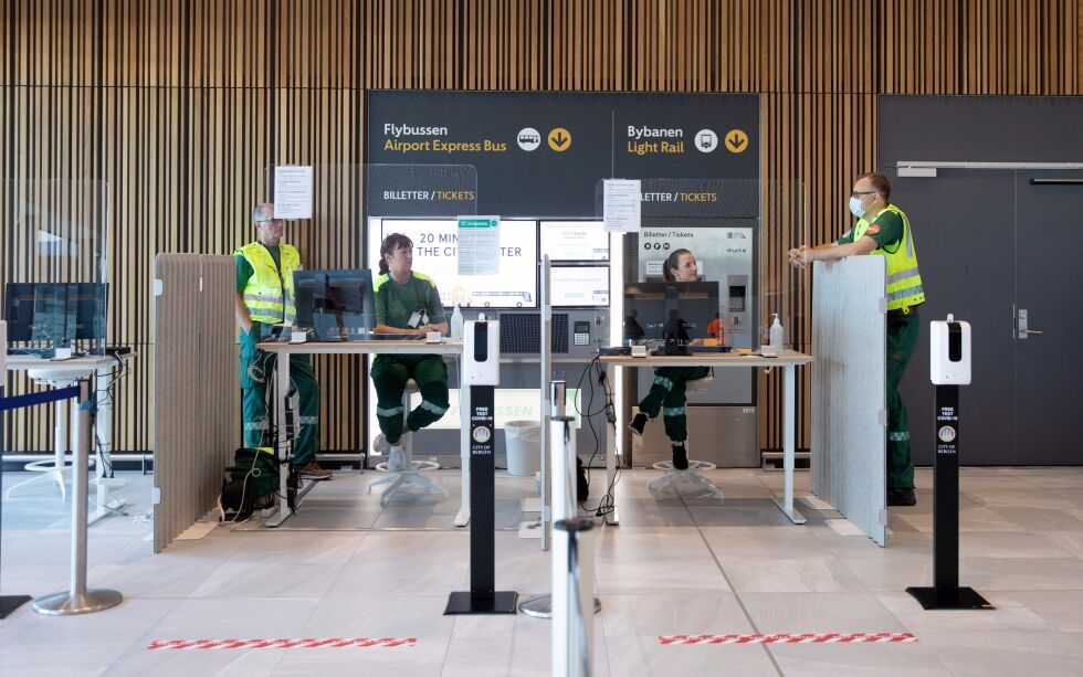 Bergen lufthavn Flesland åpnet eget gratis testsenteret for koronasmitte søndag 9. august. Av 149 passasjerer som søndag kom fra Amsterdam, ville kun én la seg teste.
 Foto: Eivind Senneset / NTB scanpix
