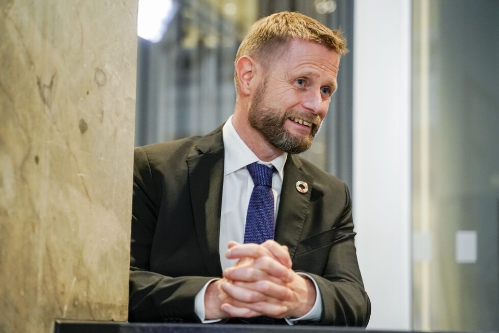 Helse- og omsorgsminister Bent Høie (H) tviler på at det vil komme en ny runde med stengte skoler og barnehager. Foto: Fredrik Hagen / NTB scanpix