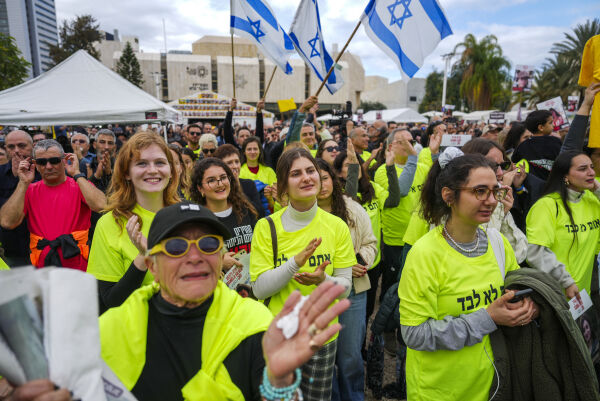Fire israelske jenter frigitt fra fangenskap i Gaza