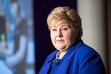 Solberg: Vi står sammen med Frankrike