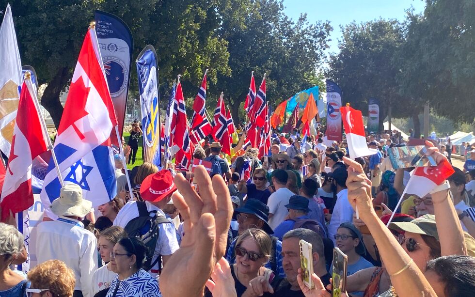 GLADE FARGER: Israelsvenner fra over 50 land gikk Jerusalemmarsjen mandag.
 Foto: Rune Hansen