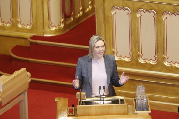 Listhaug frykter krise langs kysten