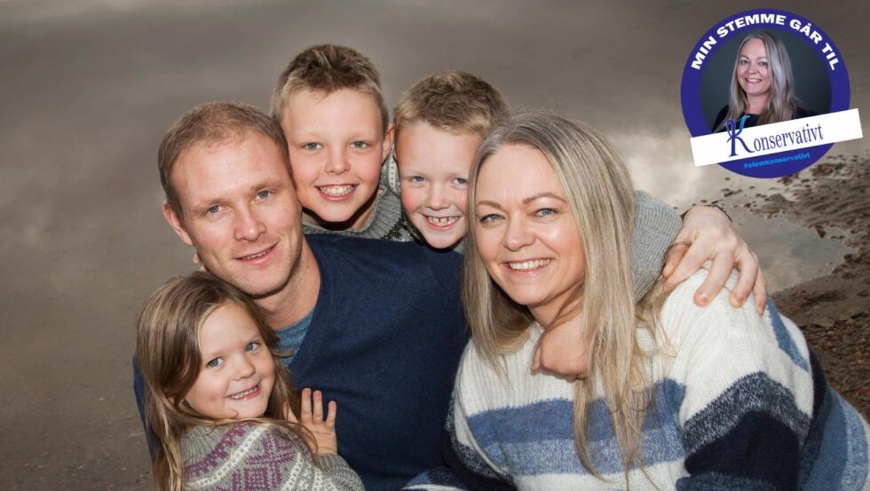 - Styrk familien - styrk nasjonen, sier Vibeke Sandåker, 2. Kandidat for Konservativt i Agder. Her med familien i Åseral.
 Foto: Svein Åsland.