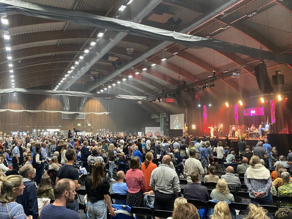 FULLT: Oase 2023 samlet over 2500 påmeldt deltagere i Kongstenhallen i Fredrikstad. I tillegg var mange innom på dagsbesøk.
 Foto: Dag Buhagen