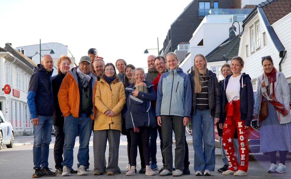 BYKAMPANJE: Open Air Campaigners samlet 20 deltakere til sitt Reach The City-framstøt i Kristiansand i helgen. De vil gjerne etablere seg med et fast team i sørlandshovedstaden.
 Foto: Open Air Campaigners.