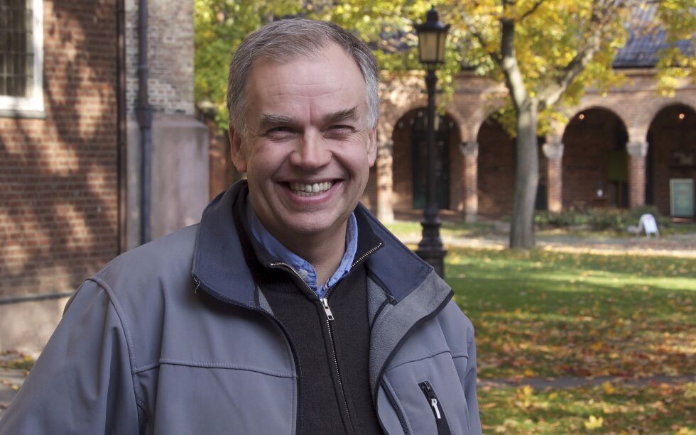 Leder i Bønnelista, Jo Hedberg, mener modellforslaget i Den norske kirke om å samle arbeidsgiveransvaret til et såkalt «prostifellesråd» ikke er optimalt. Han mener styringsformen hindrer menighetsvekst, og at den lokale menigheten bør være arbeidsgiver for alle ansatte.
 Foto: Bønnelista