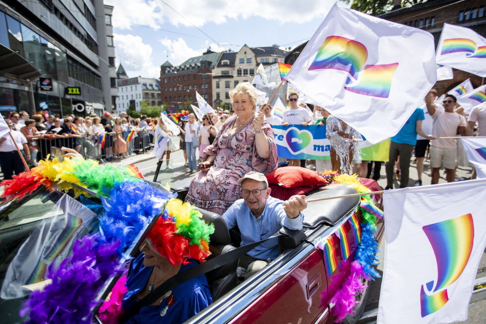 Høyre leder Erna Solberg var til stede i fjorårets Pride-parade.
 Foto: Frederik Ringnes / NTB