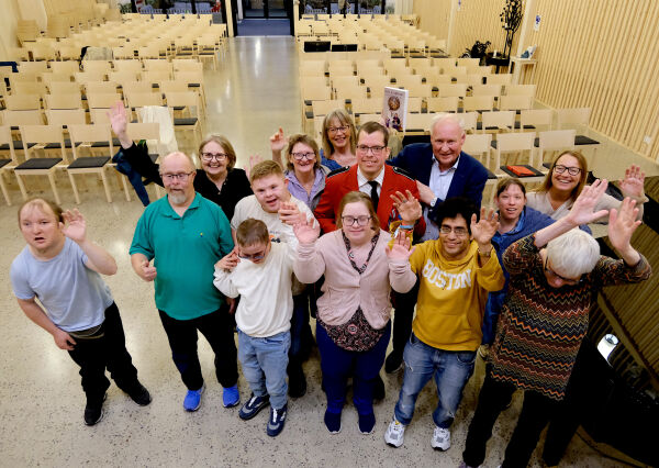 Prest og pappa ut mot spesialgudstjenester