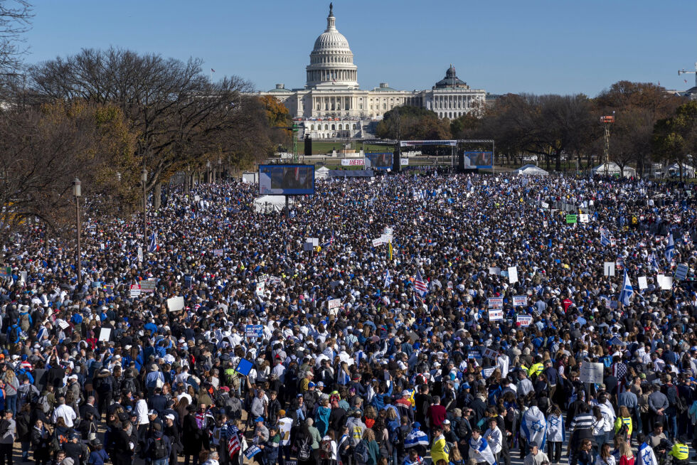 Over 300.000 mennesker skal ha vært til stede for å gi sin støtte til Israel under en demonstrasjon i Washington D.C. tirsdag 14. november.
 Foto: Jacquelyn Martin/AP/NTB