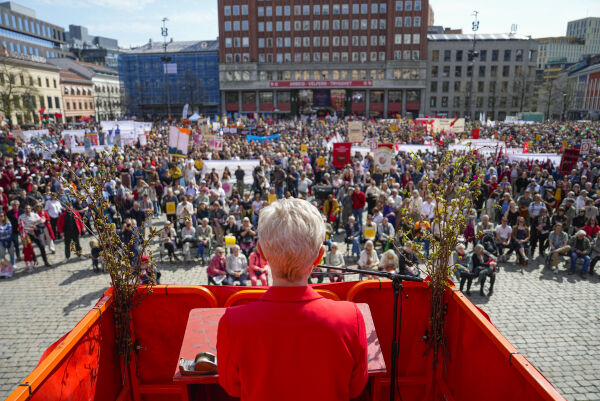 – Alle som har sannheten kjær, bør melde seg ut av LO sporenstreks