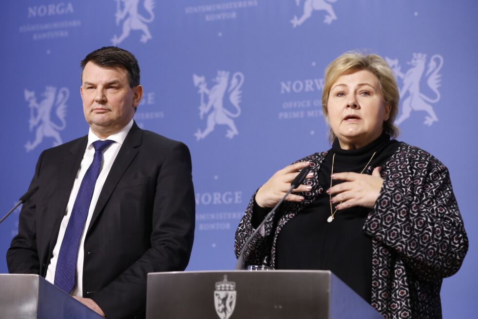 Tor Mikkel Wara går av som justisminister og går ut av regjeringen, fortalte statsminister Erna Solberg på en pressekonferanse torsdag ettermiddag. Foto: Gorm Kallestad / NTB scanpix