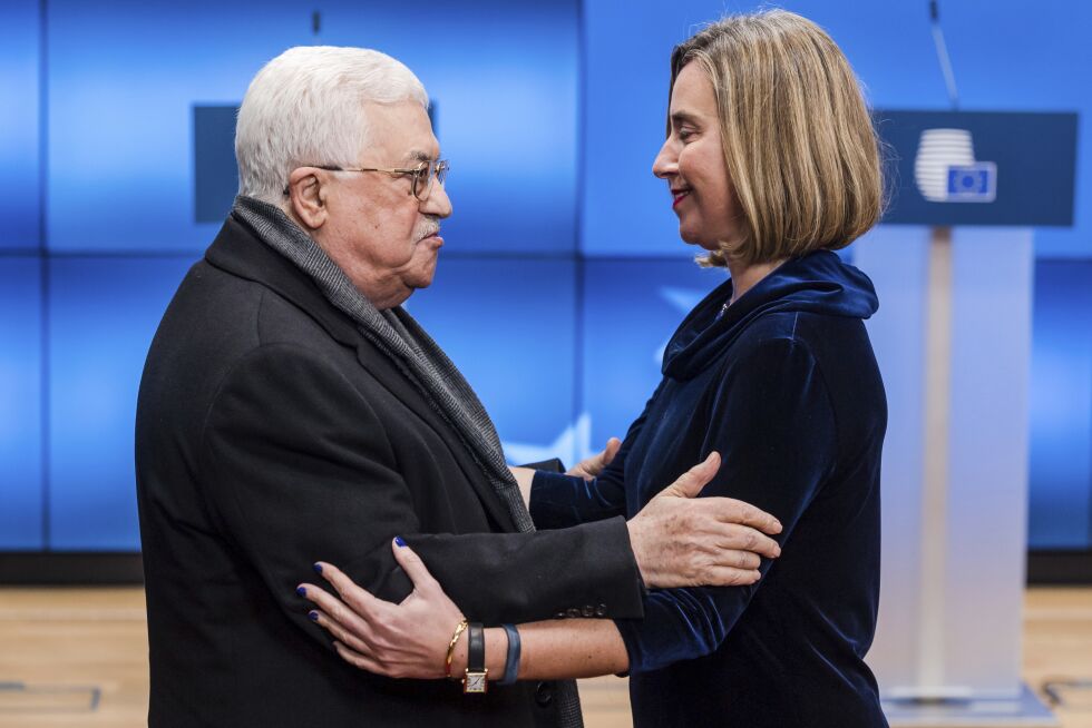 EU: Palestinernes president Mahmoud Abbas og EUs utenrikspolitisk ansvarlige, Federica Mogherini, under møtet i Brussel 22. januar. Foto: AP / NTB Scanpix