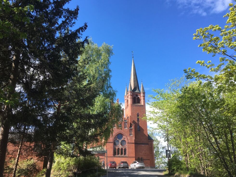 Ærverdige Høvik kirke ble utsatt for hærverk.
 Foto: Høvik menighet