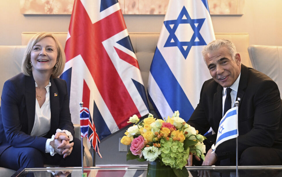 Storbritannias statsminister Liz Truss (t.v.) møtte Israels statsminister Yair Lapid under FNs 77. generalforsamling i New York 21. september 2022.
Foto: Toby Melville/Pool Photo via AP/NTB