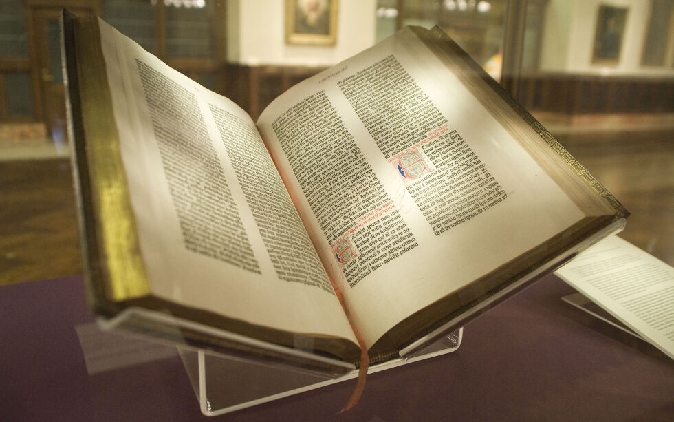Gutenberg-bibelen fra New York Public Library; kjøpt av James Lenox i 1847, var det den første Gutenberg-bibelen som ble anskaffet av en amerikansk statsborger.
 Foto: Wikimedia Commons
