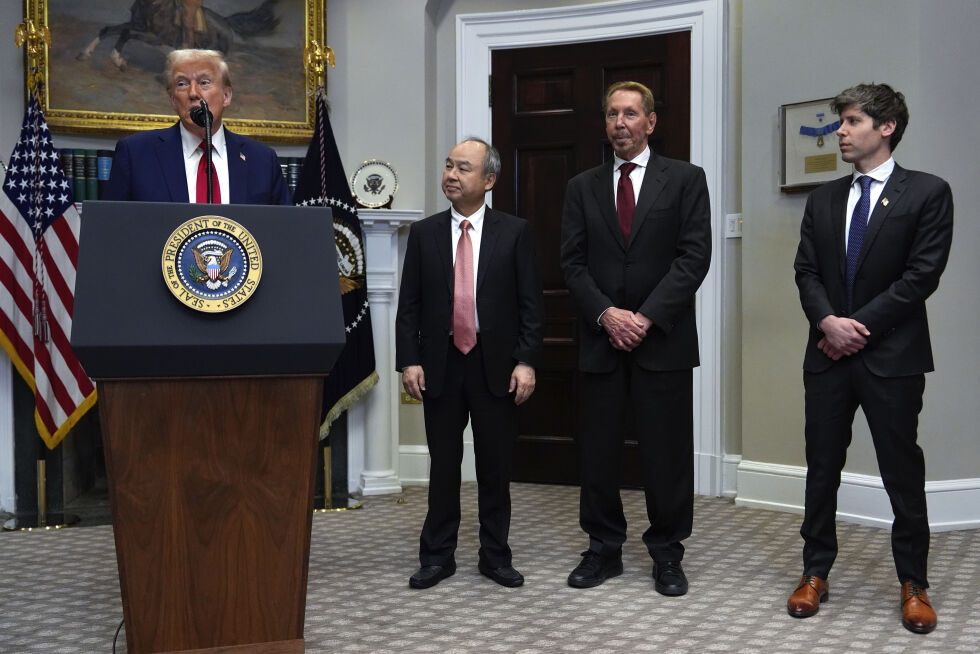 President Donald Trump (til venstre) sammen med Softbank-sjef Masayoshi Son, styreleder Larry Ellison i Oracle og OpenAI-topp Sam Altman.
 Foto: Julia Demaree Nikhinson / AP / NTB