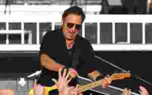 Obama og Springsteen har laget Spotify-podkast