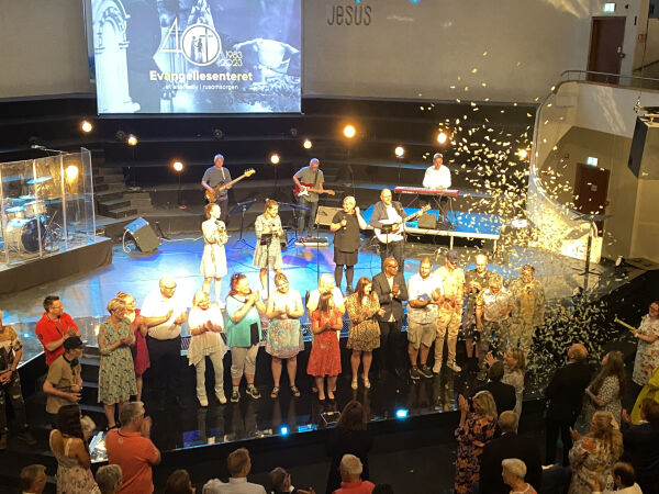 TREfoldig jubileum for Evangeliesenteret