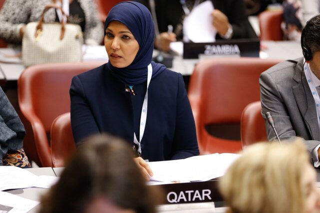 Diplomat Hend Al-Muftah fra Qatar ønsker å bli med i FNs menneskerettighetsforum. Det reagerer UN Watch sterkt på og anklager henne for å være en rabiat antisemitt.
 Foto: Twitter/IPUparliament