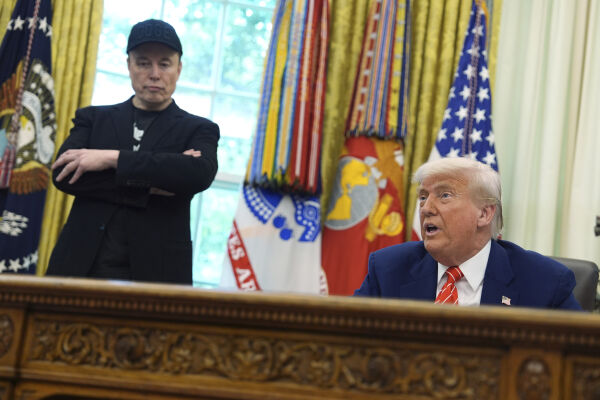 Musk sier han angrer Trump-kritikk