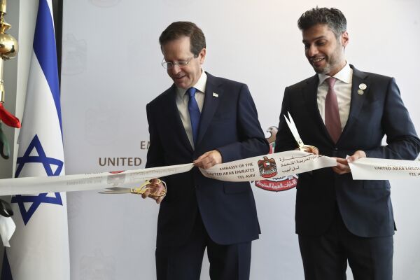 Emiratene åpnet ambassade i Israel