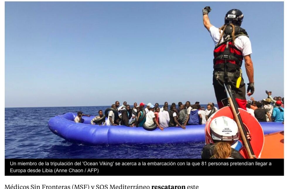 Asylsøkjarane kjem ut frå kysten i Libya i plastbåter med store påhengsmotorar.
 Foto: Faximile, AFP