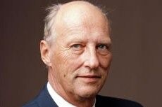 Kong Harald taler åpent ut om situasjonen etter massakren