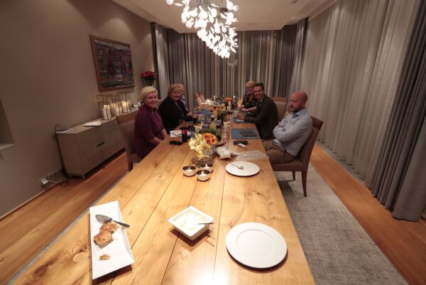Enighet om å fortsette samtalene på borgerlig side
