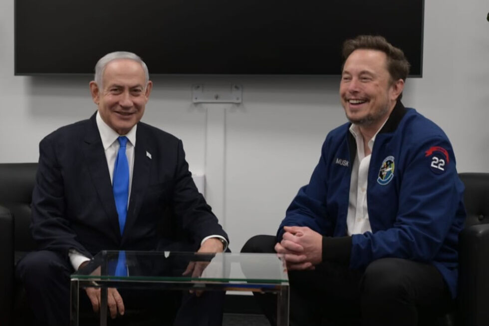Israels statsminister Benjamin Netanyahu møtte Elon Musk i California september 2023. Nå får Musk kritikk av Israel for hans planer om å bistå Gaza med internettilkobling.
 Foto: Avi Ohayon/GPO
