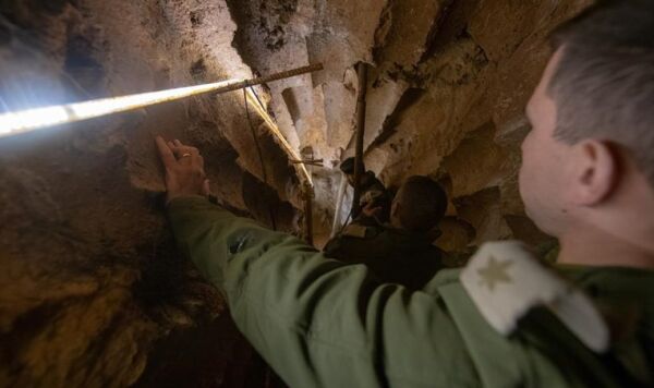 IDF ødelegger en Hizbollah-tunnel under Israel