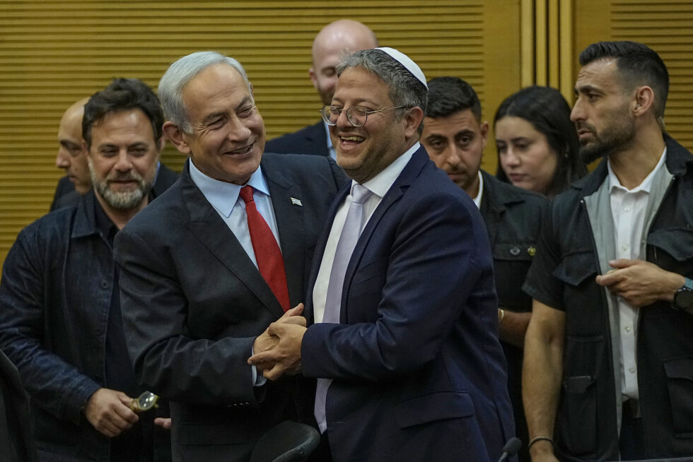 Israels statsminister Benjamin Netanyahu og Israels nasjonale sikkerhetsminister Itamar Ben-Gvir i Knesset, Israels parlament i Jerusalem, tirsdag 23. mai 2023.
 Foto: AP Photo/Ohad Zwigenberg
