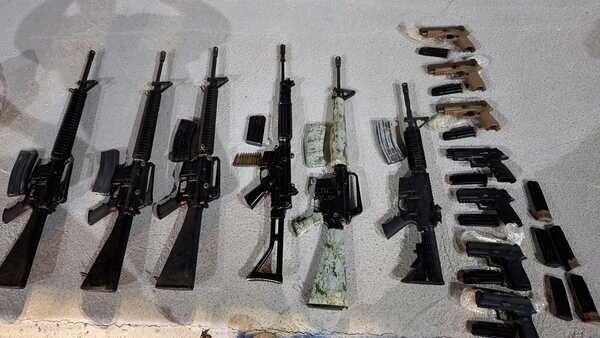 Dette er våpnene som ble beslagslagt av det israelske forsvaret.
 Foto: IDF/TPS