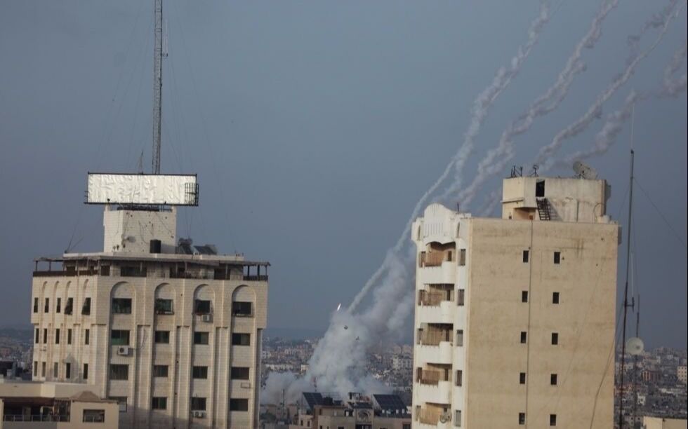 Raketter blir skutt opp fra Gazastripen av terrorister hvis mål er å ramme den israelske sivilbefolkningen. Mange av rakettene kom til kort og detonerte inne på Gazastripen og drepte blant annet palestinske barn.
 Foto: Majdi Fathi/TPS
