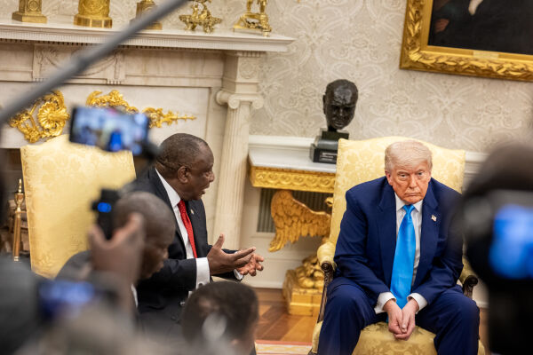 Konfronterte Sør-Afrikas president om drap på hvite bønder