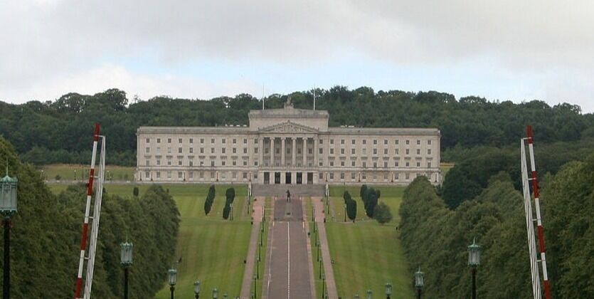 NEDSTEMT: Det nord-irske parlamentet, Stormont, har nedstemt landets nyinnførte abortlovgivning, som ble utformet av Storbritannias regjering og vedtatt mens parlamentet i Nord-Irland var ute av drift.
 Foto: Wikimedia Commons